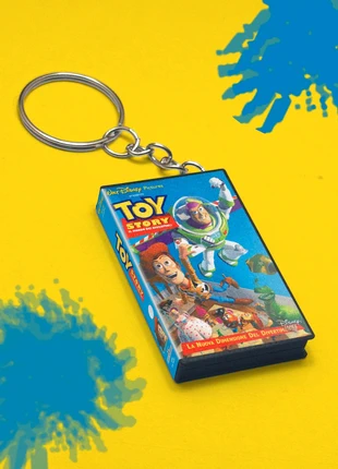 Portachiavi mini VHS - cult - Toy Story, merk: shoppingdanoi, staat: Heel goed, € 3,49, € 4,36 inclusief Kopersbescherming
