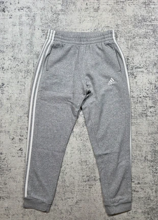 👟 Jogging Adidas gris chiné femme M vintage années 2010, brand: adidas, condizioni: Ottime, taglia: M / IT 42 / EU 38, €24.99, €26.94 include la Protezione acquisti Pro