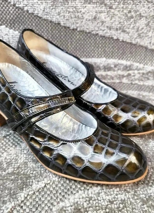 pump lakleer mozaïek Livingstone uk 2,5 - eu 35 - 22 cm   (9/3/x/17), merk: Livingston, staat: Nieuw zonder prijskaartje, maat: 35, € 34,90, € 37,35 inclusief Kopersbescherming Pro