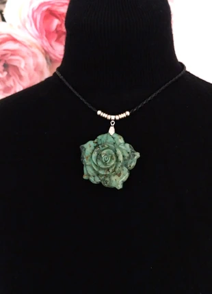 Pendentif en turquoise et argent sur cordon cuir, marke: sans marque, zustand: Neu, 50,00 €, 53,20 € inklusive Vinted-Käuferschutz