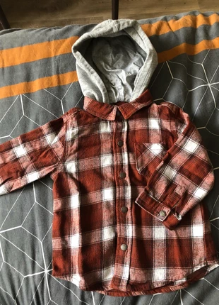 Chemise vertbaudet 12 mois , marke: Vertbaudet, zustand: Sehr gut, größe: 9-12 Monate / 74, 2,00 €, 2,80 € inklusive Vinted-Käuferschutz