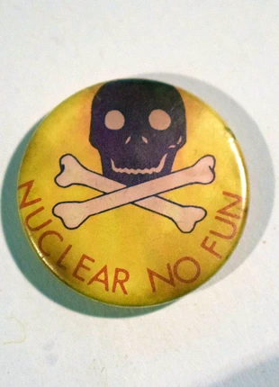 1 badge Nuclear no fun, condition: Good, €2.00, €2.80 includes Buyer Protection