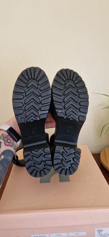 Koi black chunky platform heeled sandals US SZ 8 3