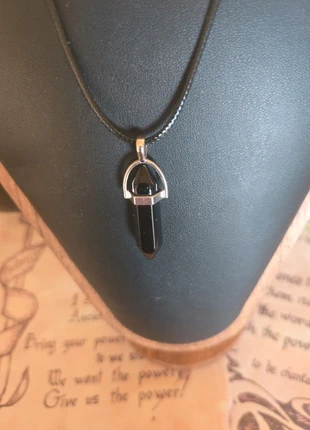 Pendentif Obsidienne Noire – Pointe de protection & ancrage, merk: Pendentif Obsidienne Noire – Pointe de protection , staat: Heel goed, € 9,90, € 11,10 inclusief Kopersbescherming