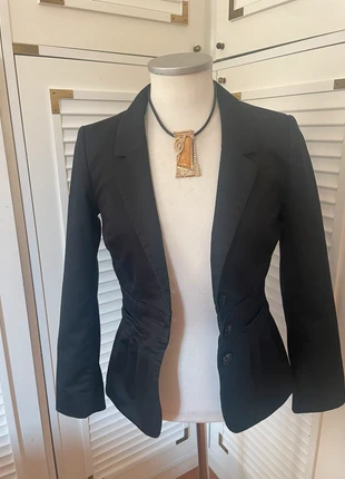 Giacca nera H&M 🖤, marke: H&M, zustand: Sehr gut, größe: XS / 34 / 6, 5,00 €, 5,95 € inklusive Vinted-Käuferschutz