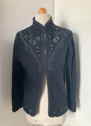 Black embroidered vest, marque: Vintage, état: Très bon état, taille: M / 38 / 10, 22,00 €, 23,80 € Protection acheteurs incluse