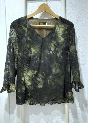 Blusa fluida estampada en tonos verdes y marrones, con manga francesa. Talla 50., merk: Aleco Moda, staat: Heel goed, maat: 5XL / 50 / 22, € 5,90, € 6,90 inclusief Kopersbescherming