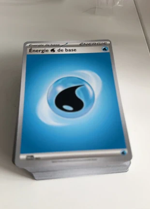 lot 110 cartes pokemon énergies environ, marke: Pokémon, zustand: Neu, 8,00 €, 9,10 € inklusive Vinted-Käuferschutz