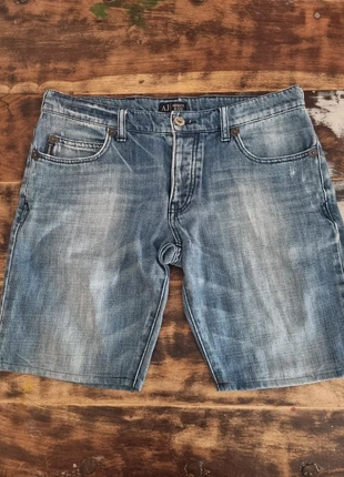Armani Jeans korte spijkerbroek EU 33, marca: Armani Jeans, estado: Bom, tamanho: PT 42 | W33, €11.00, €12.25 inclui Proteção do Comprador