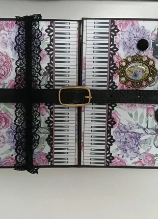 Mooi scrapbook om foto's en herinneringen in te bewaren, merk: home made, staat: Heel goed, € 10,00, € 11,20 inclusief Kopersbescherming