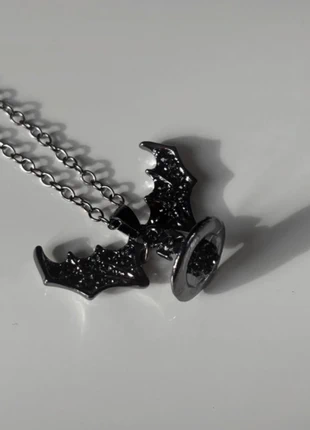 Collier punk et emo goth punk avec ailes de vampires Nana très bon état, marque: Nana, état: Très bon état, 20,00 €, 21,70 € Protection acheteurs incluse
