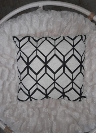 Coussin carré noir et blanc 🏠 MB D.52×52cm, marca: Création Française, estado: Novo sem etiquetas, tamanho: 50 x 50 cm, €9.00, €10.15 inclui Proteção do Comprador