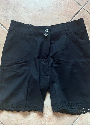 Shorts Pantaloncini Eleganti Neri Traforati – taglia M – eleganti, femminili, strutturati, merk: Vintage Dressing, staat: Heel goed, maat: M / 38 / 10, € 5,00, € 5,95 inclusief Kopersbescherming