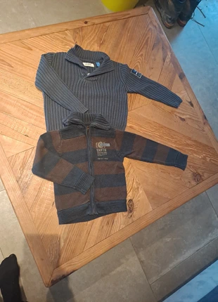 Lot 2 pulls, marke: Okaïdi, zustand: Sehr gut, größe: 4 Jahre / 104, 3,00 €, 3,85 € inklusive Vinted-Käuferschutz