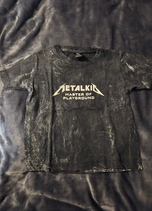 T-shirt metalkid, merk: Metal, staat: Nieuw zonder prijskaartje, maat: 4 jaar / 104 cm, € 2,00, € 2,80 inclusief Kopersbescherming