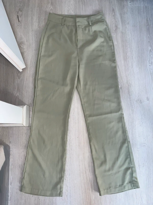 Pantalon vert clair taille 34 - photo numéro 2