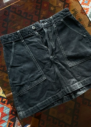 Minijupe noire surpiqûre blanche, merk: H&M, staat: Heel goed, maat: S / 36 / 8, € 5,00, € 5,95 inclusief Kopersbescherming