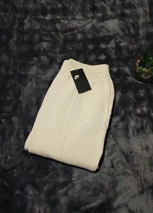 Jogging Nike large soloswoosh beige crème, brand: Nike, condition: New with tags, size: S / 36 / 8, €38.00, €40.60 includes Buyer Protection