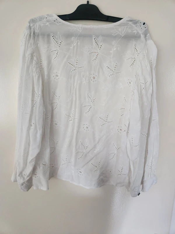 Jolie chemise blanche ajourée Camaieu taille 38 - photo numéro 7