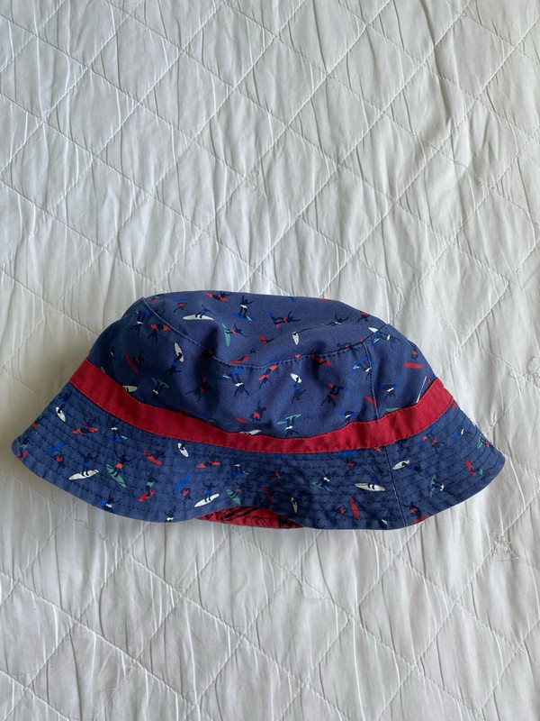 Fat face bucket hat size small reversible