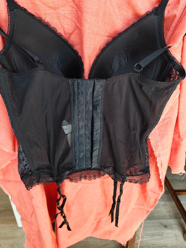 Guêpière noir 95C - photo numéro 2