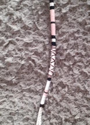 Bracelet atéba. Rose blanc et noir, marque: Fabrication Artisanale, état: Neuf sans étiquette, 4,00 €, 4,90 € Protection acheteurs incluse