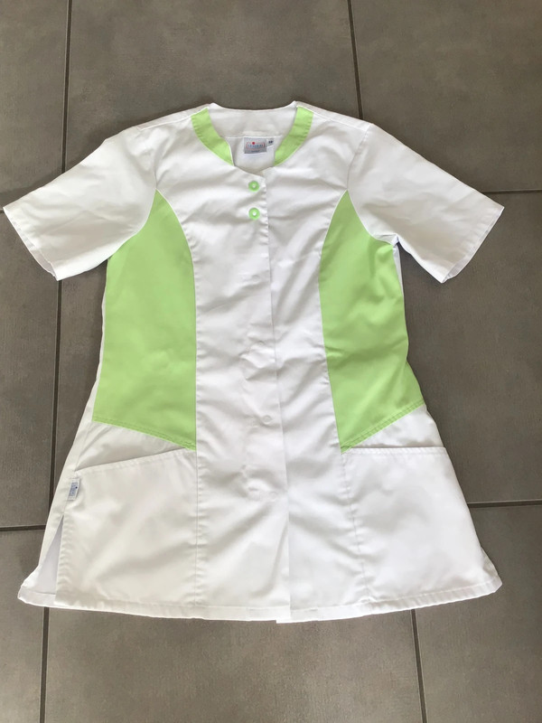 Blouse cintrée blanche et verte Leiber 1