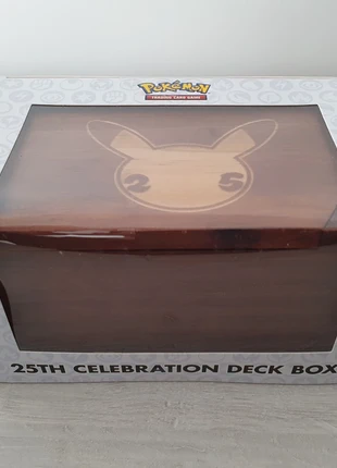 Deck Box Bois Pokémon 25 ans, marke: Pokémon, zustand: Neu, 34,90 €, 37,35 € beinhaltet Vinted-Käuferschutz Pro