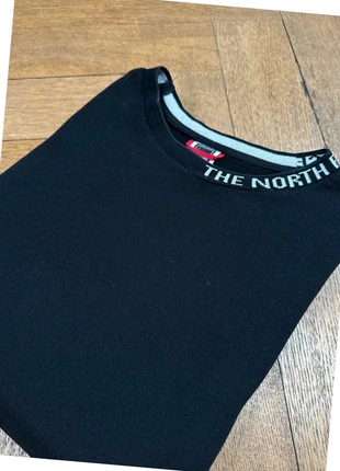 Sweat The North Face TNF Noir S brodé au col 152, marca: The North Face, estado: Muy bueno, tamaño: S, 25,00 €, 26,95 € Protección al comprador incluida