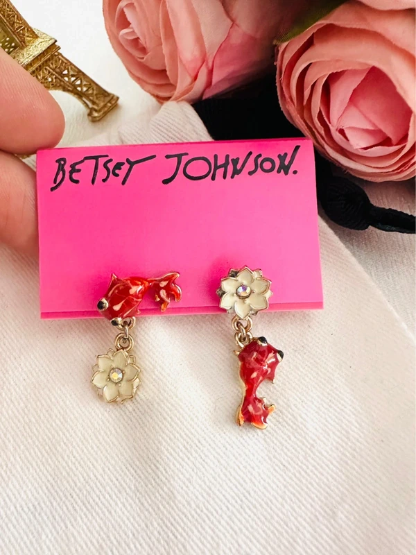 🌸🐠Boucles d’oreilles Betsey Johnson – Poissons rouges & fleurs, pièce unique vintage - photo numéro 4