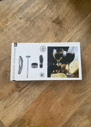 Coffret neuf dans son emballage accessoire pour le vin, brand: Excellent Houseware, condizioni: Nuovo senza cartellino, €10.00, €11.20 include la Protezione acquisti