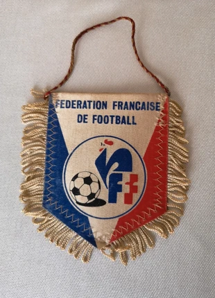 Fanion année 80 équipe de France , marque: Vintage, état: Très bon état, taille: Taille unique, 10,00 €, 11,20 € Protection acheteurs incluse
