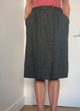 Jupe enveloppe vintage pied-de-poule en laine, brand: Cacharel, condition: Good, size: L / 40 / 12, €18.00, €19.60 includes Buyer Protection