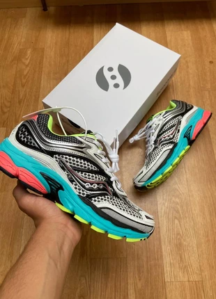 Saucony omni 9 Taille 42, marke: Saucony, zustand: Neu, mit Etikett, größe: 42, 75,00 €, 79,45 € inklusive Vinted-Käuferschutz