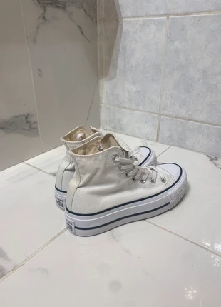 Baskets Converse Plateforme Blanches/Crème - Taille 35, marca: Converse, estado: Muito bom, tamanho: 35, €18.00, €19.60 inclui Proteção do Comprador