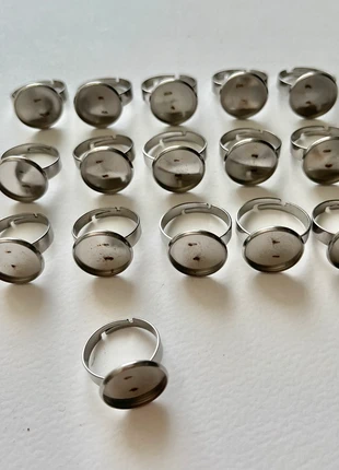 Lot de 16 bagues d’apprêts pour cabochon, brand: diverse, condizioni: Nuovo senza cartellino, €7.00, €8.05 include la Protezione acquisti
