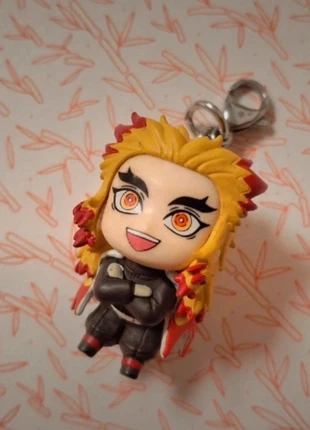 Mini kyojuro Figure, brand: Bandai, condizioni: Ottime, €3.00, €3.85 include la Protezione acquisti