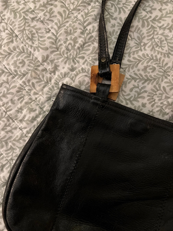 Vintage Genuine Leather Purse from Hong Kong 2