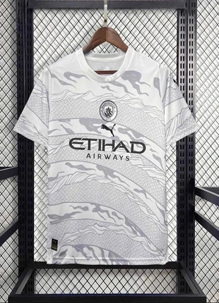 Maillot de Foot Manchester City | Taille M | blanc avec dragon | neuf | streetwear y2k, marke: Concept, zustand: Neu, mit Etikett, größe: M, 17,00 €, 18,55 € inklusive Vinted-Käuferschutz
