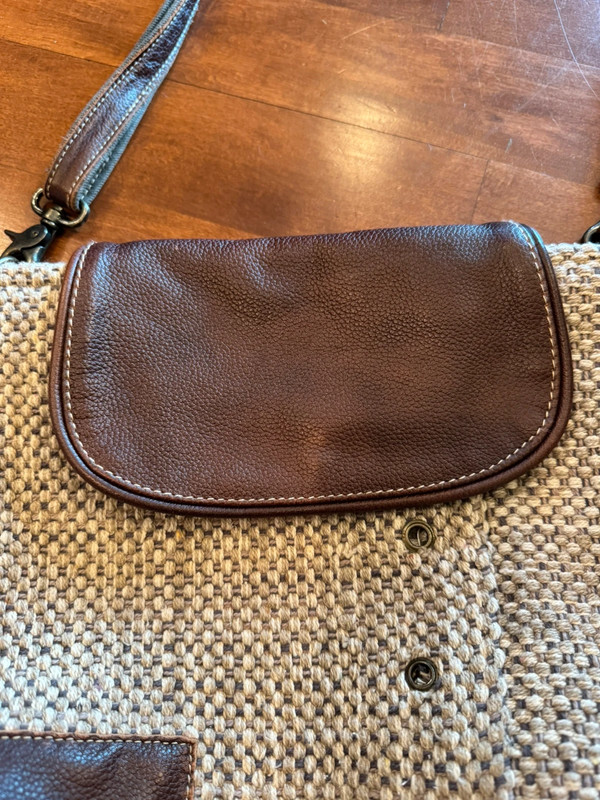 Woman’s Myra crossbody purse 2