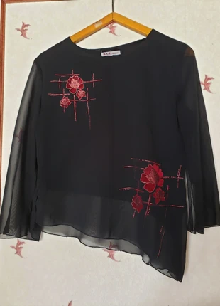 Haut de fête , merk: Fashion, staat: Heel goed, maat: M / 38 / 10, € 2,00, € 2,80 inclusief Kopersbescherming