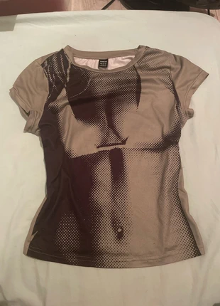 Tee-shirt, merk: Shein, staat: Heel goed, maat: S / 36 / 8, € 2,00, € 2,80 inclusief Kopersbescherming