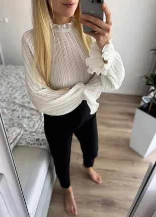 Elegante blusa Luzabelle | Mangas con volantes | Brillo delicado talla S/M, brand: Luzabelle, condition: Very good, size: M / 38 / 10, €45.00, €47.95 includes Buyer Protection