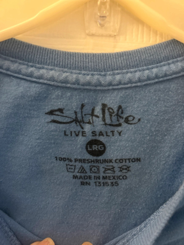 Men’s Size Large Salt Life Shirt 2