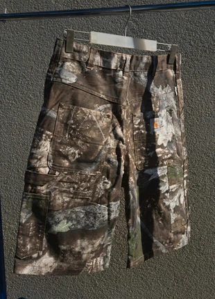 Short Carhartt Camo - Size W34, brand: Carhartt, condizioni: Ottime, taglia: M, €25.00, €26.95 include la Protezione acquisti
