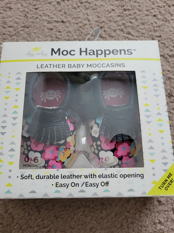 NWB Itzy Ritzy Leather Baby Moccasins 4