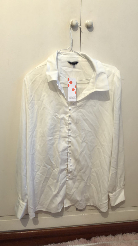 Camisa blanca con botones Vinted