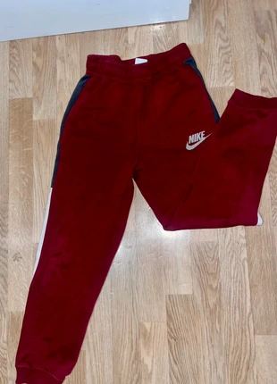 Pantalon Nike rouge bordeaux, brand: Nike, condition: Very good, size: XL, €16.99, €18.54 includes Buyer Protection