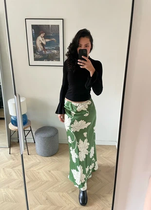 Satin floral maxi skirt, merk: ASOS, staat: Heel goed, maat: S / 36 / 8, € 10,00, € 11,20 inclusief Kopersbescherming