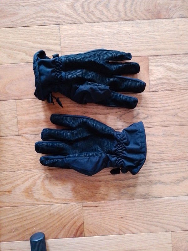 Winter gloves 1